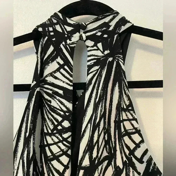 London Times Tropical Black and White Halter Maxi Dress 4 - Picture 6 of 7